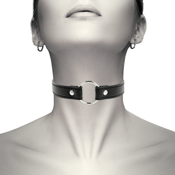 Veganes Halsband mit Schmuckring • Schwarz/Silber